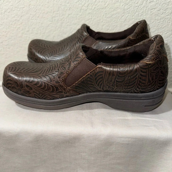 Easy Street  Women's Easy Works By Lyndee Slip Resistant Clogs Size 6 - Picture 2 of 9